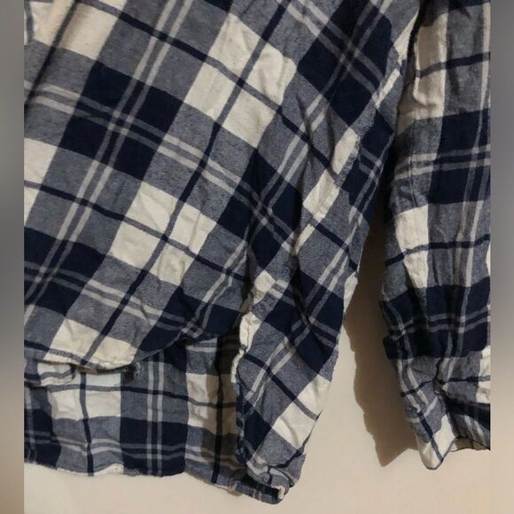 Old Navy | The Classic Shirt - Blue Plaid - Picture 3 of 4